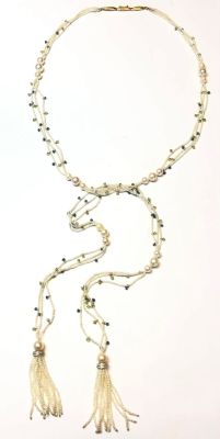 מחרוזת ישנה ומיוחדת של פנינים משולבים עם יהלומים המשובצים בזהב לבן, אבני חן וסוגר זהב ורוד 14K 