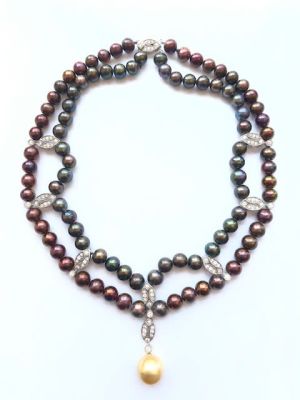 מחרוזת פנינים יהלומים וזהב 18K יוקרתית ומרשימה, כ 2.10ct קרט יהלומים באיכות טובה המשובצים בזהב 