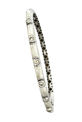 Bengal bracelet made of 18K gold with Enamel work in the shade of a pearl, set 