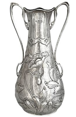 A beautiful English Art-Nouveau vase made of sterling silver, from the 
