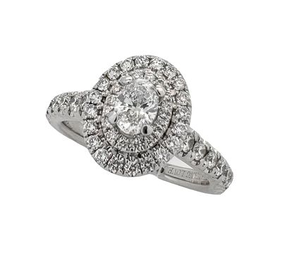 A luxurious and impressive 14K gold ring set with 0.74ct of natural white diamonds, the central