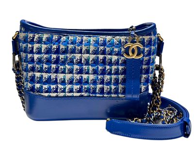 Chanel 
Gabrielle leather crossbody bag 
תיק גב / תיק כתף / תיק צד של שאנל, עור כחול 