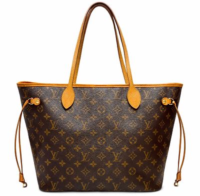 Louis Vuitton 
תיק Neverfull של לואי ויטון הוצג לראשונה בשנת 2007, וגם היום הוא עיצוב פופולרי 
