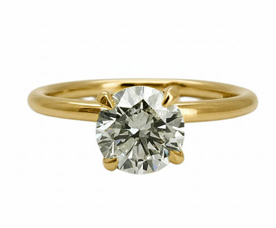 טבעת זהב 14K סוליטר קלאסית המשובצת 1.01 קרט יהלום מרכזי המלווה בתעודה גמולוגית IGI המעידה כי 