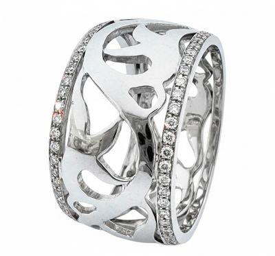 טבעת זהב 18K גדולה ורחבה בעיצוב מיוחד המשובצת 0.70 קרט יהלומים לבנים טבעיים, הטבעת במצב מצויין 