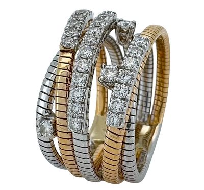 טבעת זהב 18K בעיצוב מיוחד גדול ומרשים במשקל כללי 12.20 גרם בשילוב אלגנטי של טבעות העשויות זהב 