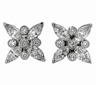 עגילי זהב לבן 18K בעיצוב פרחוני / פרפרי אלגנטי המשובץ 1.53 קרט יהלומים לבנים טבעיים בשילוב 