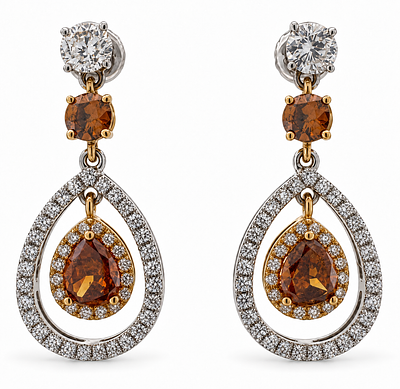 Elegant 18K Gold 2.30ct Natural White & Cognac Brown Diamond Drop Earrings. עגילי זהב 18 קרט 