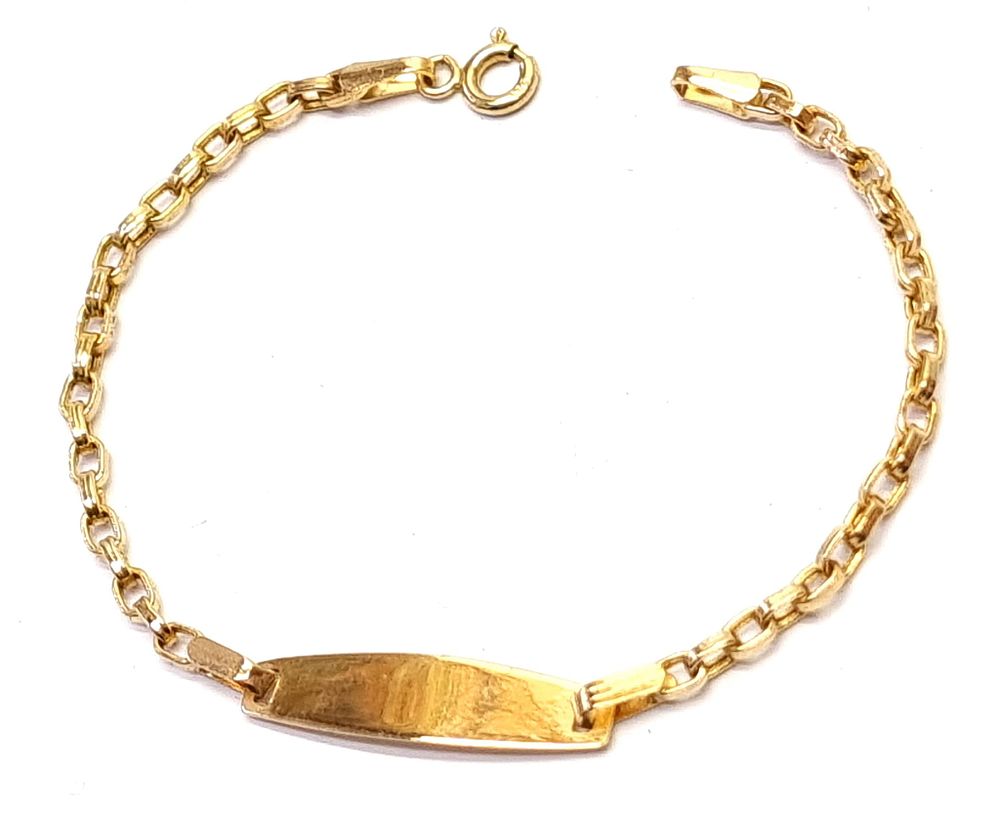 צמיד זהב 14k לתינוק/ת, נראה כחדש. חתום 585. 
משקל: 1.8 גרם 
אורך צמיד מקסימלי כ- 14.5 ס"מ 