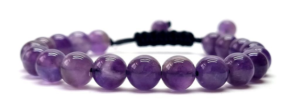 צמיד אבני חן. חדש לחלוטין. מידה מתכווננת. איכותי, אופנתי ויפה. 
קוטר חרוז כ- 8 מ"מ 
הגיע מחנות 