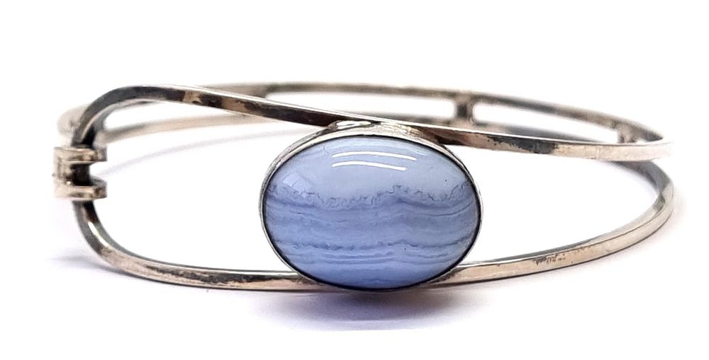 צמיד כסף וינטג', ישראלי, איכותי ויפה. חתום Israel 925. 
הצמיד לאחר ליטוש, חידוש וניקוי. 
משקל: 