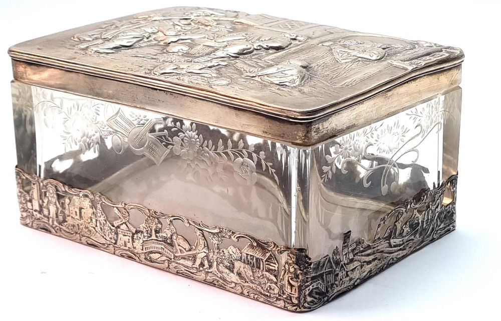 קופסת כסף גרמנית, עתיקה, משולבת קריסטל איכותי מעוטר בחריטות בעבודת יד יפהפייה, עבודה איכותית 