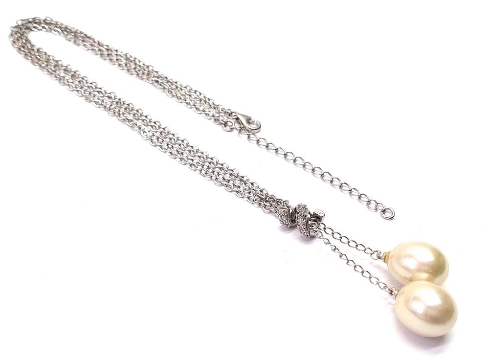 ענק כסף מעוצב, חדש לחלוטין, איכותי מאוד ויפהפה. 
חתום בסוגר 925. 
משקל כולל: 12.9 גרם 
אורך 