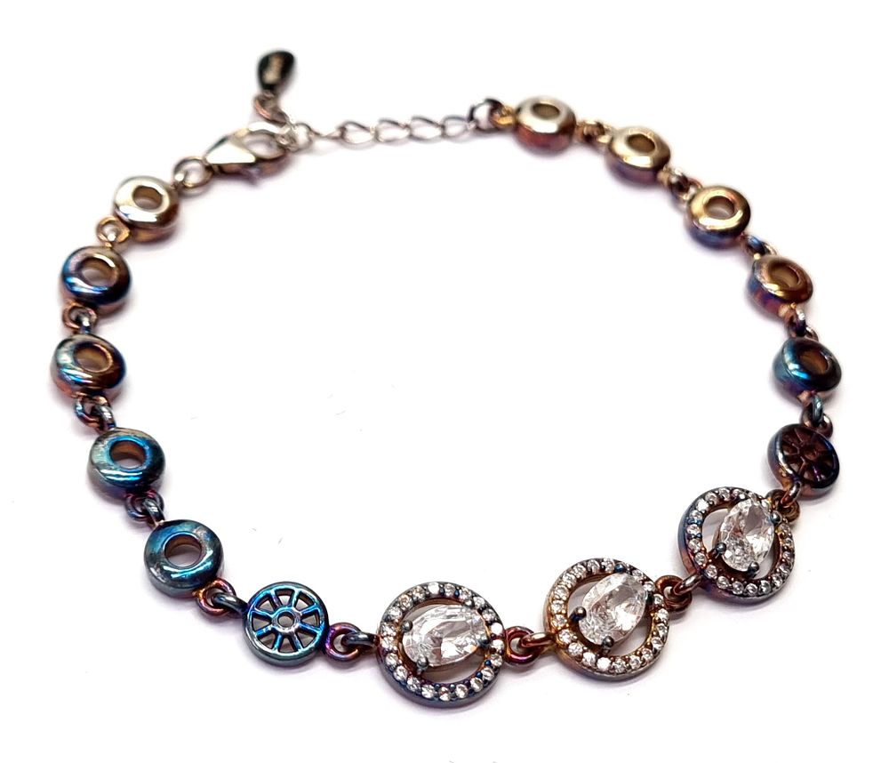 תכשיט כסף יוקרתי, חדש לחלוטין, הגיע מפירוק/סגירת חנות תכשיטי כסף בטבריה. 
היו מאוחסנים כ- 3 