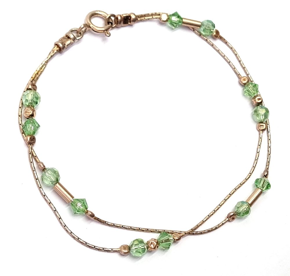 צמיד כסף משולב אבני חן, אלגנטי ויפה. חדש לחלוטין. הגיע מחנות תכשיטים ושעונים שנסגרה ברעננה. ככל 