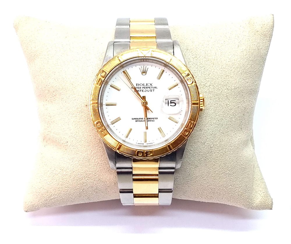 רולקס - ROLEX
. שעון רולקס וינטג', מהמם, שנות ה-90 עד תחילת שנות ה-2000. 
במצב שמור במיוחד 