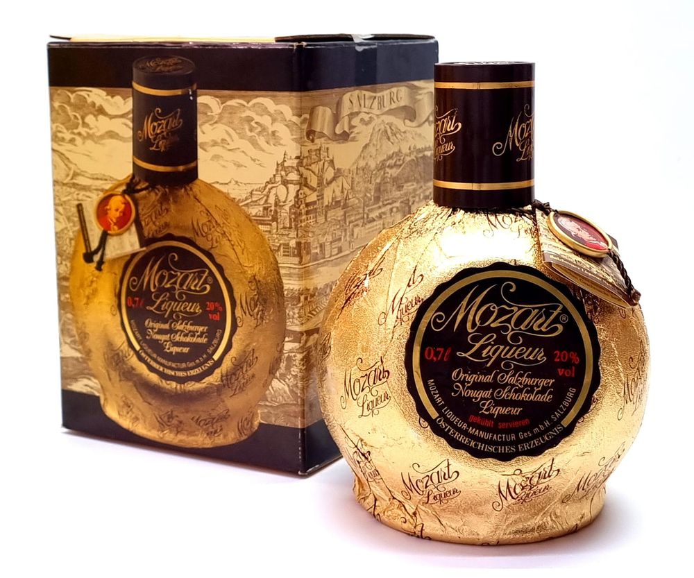 MOZART LIQUEUR 
. בקבוק משקה אלכוהולי וינטג', ישן. סגור הרמטי. 
לא ידוע לנו האם המוצר ראוי 