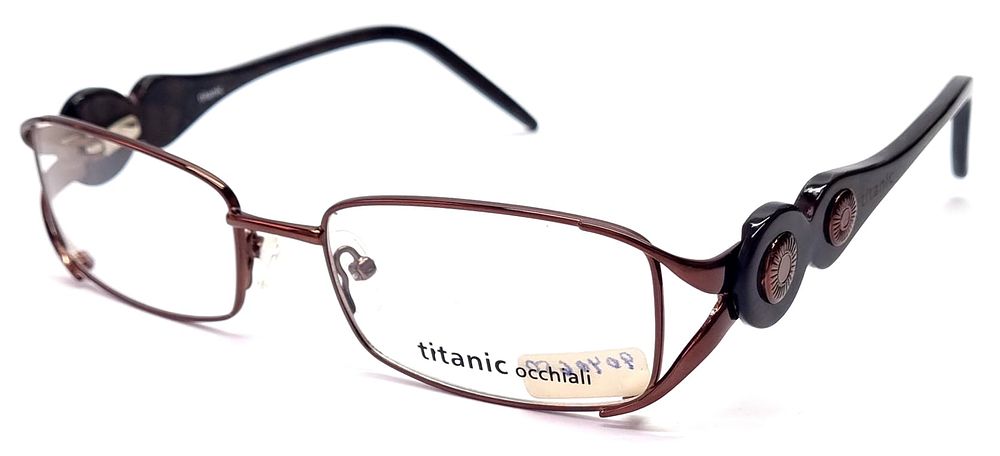 Titanic Occhiali
. מסגרת איכותית ויוקרתית למשקפי ראיה. מסגרת וינטג', חדשה לחלוטין שהגיעה מחנות 