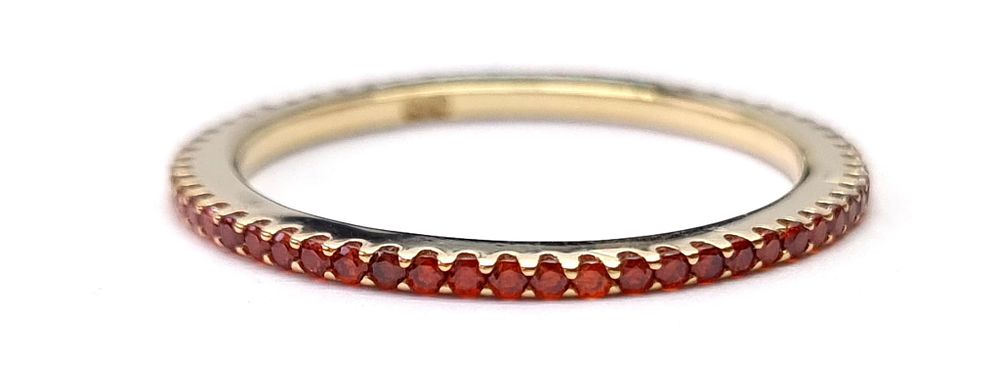 חדשה לחלוטין
. טבעת כסף, עדינה, איכותית ויפהפייה שהגיעה מחנות תכשיטים שנסגרה. 
איכות גבוהה. חדשה 