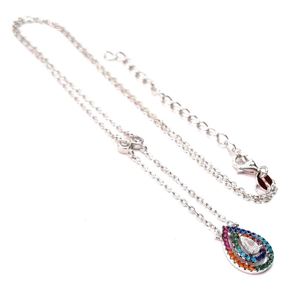 שרשרת כסף חדשה לחלוטין, איכותית מאוד ובעלת מראה יוקרתי. 
הגיעו מחנות תכשיטי כסף איכותיים 
