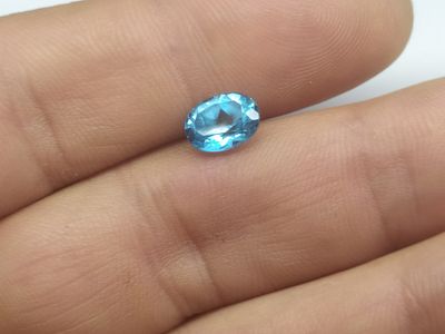 Topaz - 2.34cts - Brasil. GEM TYPE: Natural Topaz
SHAPE: Oval