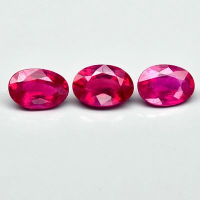 3 Ruby - 1.73cts - Mozambique. Quantity: 3 Pc(s)
Weight: 1.73 Carat