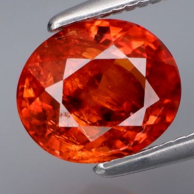 Spessartite Garnet - 1.95cts - Namibia. GEM TYPE