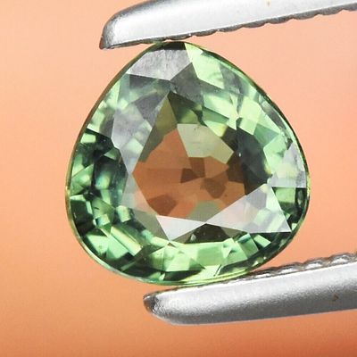 Safira - 0.53cts - Madagáscar. Tipo de Gema: Safira Natural
Forma: Pera