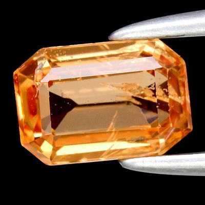 Safira - 0.73cts - Madagáscar. Tipo de Gema: Safira Natural
Forma: