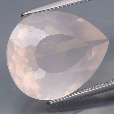 Rose Quartzo - 6.86cts - Brasil. Tipo de Gema: Quartzo Rosa Natural
Forma: