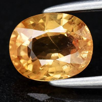 Safira - 0.91cts - Madagascar. Tipo de Gema: Safira Natural
Forma: Oval