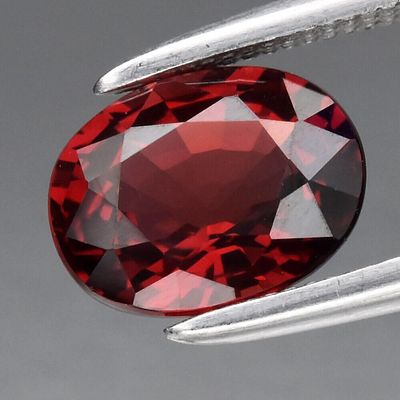 Garnet - 1.65cts - Tanzânia. Tipo de Gema: Granada Rodolita Natural