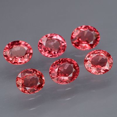 6 Garnet - 4.70cts - Africa. GEM TYPE: Natural Rhodolite Garnet
SHAPE: