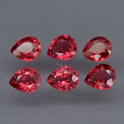 6 Garnet - 4.40cts - Africa. GEM TYPE: Natural Rhodolite Garnet
SHAPE: