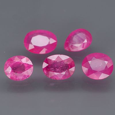 RUBY - 7.62cts - Mozambique. GEM TYPE: Natural RUBY 
SHAPE: Oval, Pear 