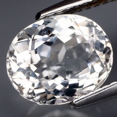 Topaz - 4.01cts - Africa. GEM TYPE: Natural Topaz 
SHAPE: Oval 