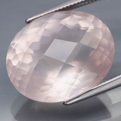 Rose Quartz -10.81cts - Brazil. GEM TYPE: Natural Rose Quartz 
SHAPE: Oval 