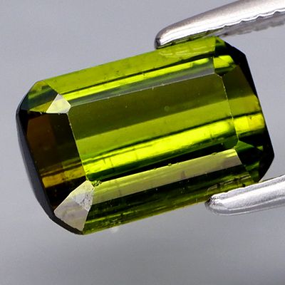 Tourmaline - 1.50cts - Mozambique. GEM TYPE: Natural Tourmaline 
SHAPE: Emerald 