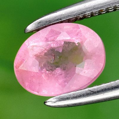 Spinel - 0.75cts - Tanzania. GEM TYPE: Natural Spinel 
SHAPE: Oval 