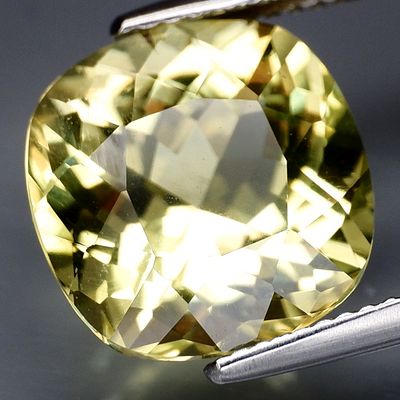 Quartz - 6.72cts - Brazil. GEM TYPE: Natural Quartz 
SHAPE: Cushion 