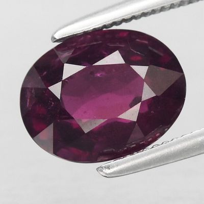 Garnet - 2.23cts - Mozambique. GEM TYPE: Natural Rhodolite Garnet 
SHAPE: 