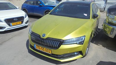 סקודה סופרב מודל 2021. 45,928 ק"מ, יד שלישית. תיבת הילוכים: אוטומטי
צבע: צהוב לימון, מנוע: 