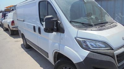 פיג'ו בוקסר סגור קצר נמוך מודל 2022. 94,053 ק"מ, יד שנייה. תיבת הילוכים: ידני
צבע: לבן, מנוע: 