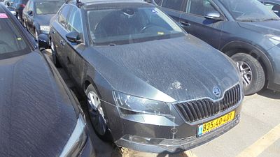 סקודה סופרב מודל 2019. 196,832 ק"מ, יד נוכחית: שנייה, בעלות נוכחית: פרטי, רישום מקורי/מקוריות: פרטי
