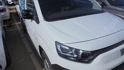 פיאט דובלו מודל 2023. 62,599 ק"מ, יד ראשונה. תיבת הילוכים: אוטומטי
צבע: לבן, מנוע: דיזל, נפח 