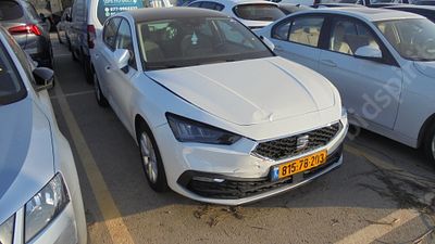 סיאט לאון מודל 2024. 14,469 ק"מ, יד שנייה. תיבת הילוכים: אוטומטי
צבע: לבן, מנוע: בנזין, נפח 