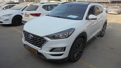 יונדאי טוסון מודל 2019. 111,389 ק"מ, יד נוכחית: שנייה, בעלות נוכחית: פרטי, רישום מקורי/מקוריות: פרטי