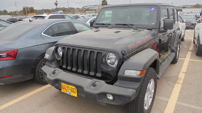 ג'יפ רנגלר מודל 2022. 37,815 ק"מ, יד שנייה. תיבת הילוכים: אוטומטי
צבע: שחור, מנוע: בנזין, נפח 