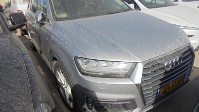 אאודי Q7 מודל 2018. 270,091 ק"מ, יד שלישית. תיבת הילוכים: אוטומטי
צבע: כסוף, מנוע: חשמל-דיזל 