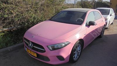 מרצדס A-250E מודל 2022. 34,898 ק"מ, יד שנייה. תיבת הילוכים: אוטומטי
צבע: לבן, מנוע: בנזין-חשמלי 